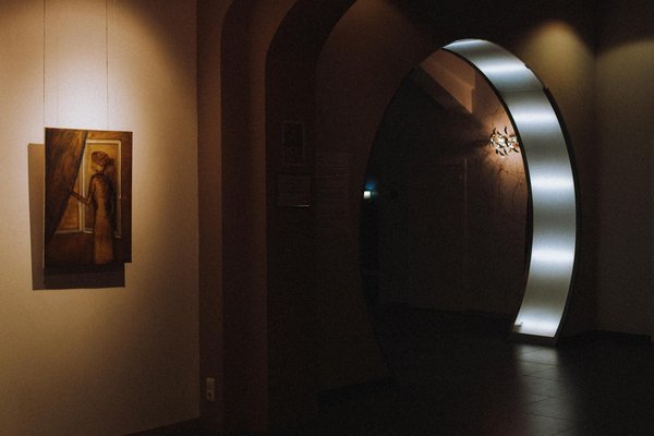 Les 10 humoristes français qui redéfinissent le monde de l'humour : Influence et innovation